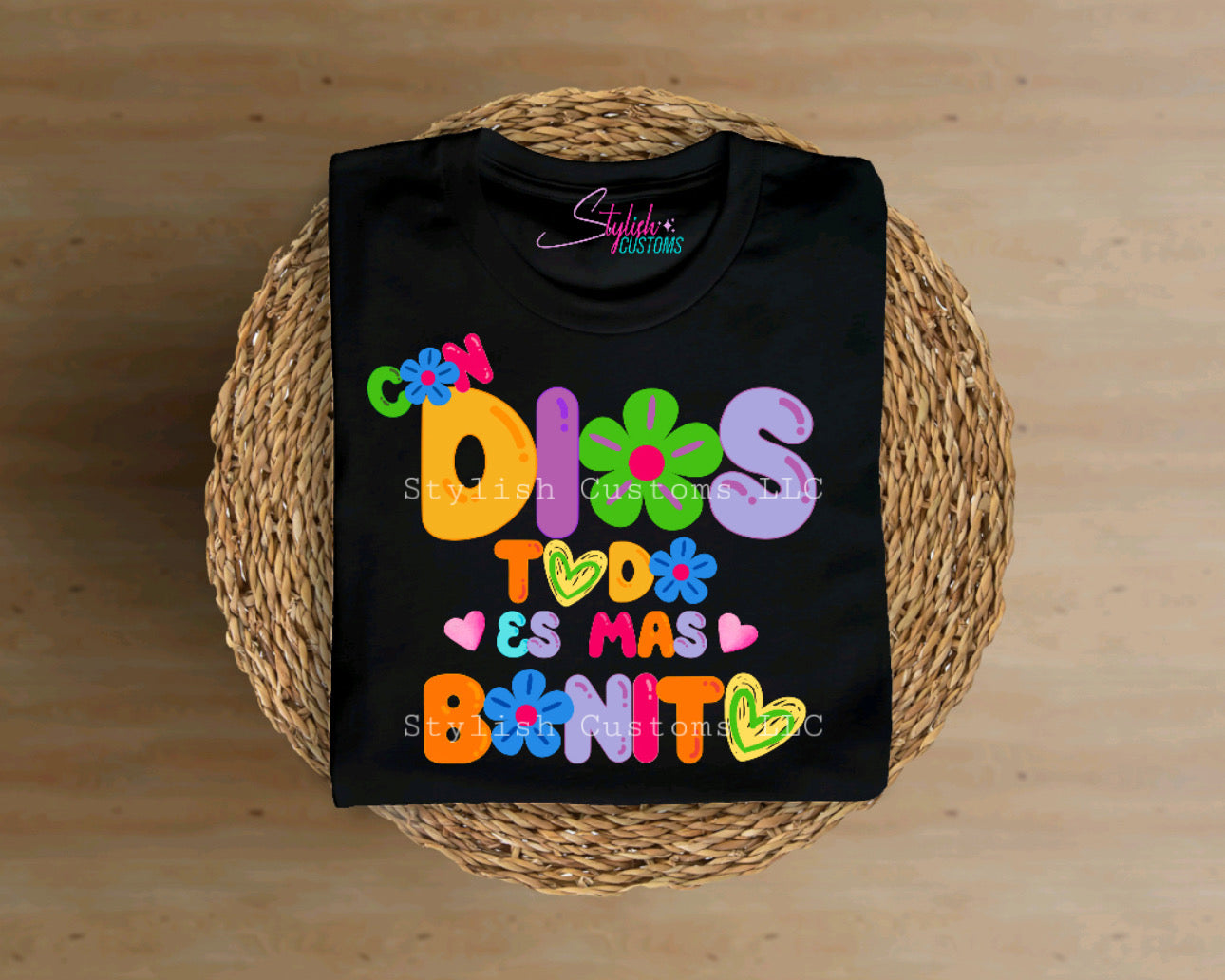 Con Dios todo es más bonito UNISEX T-shirt
