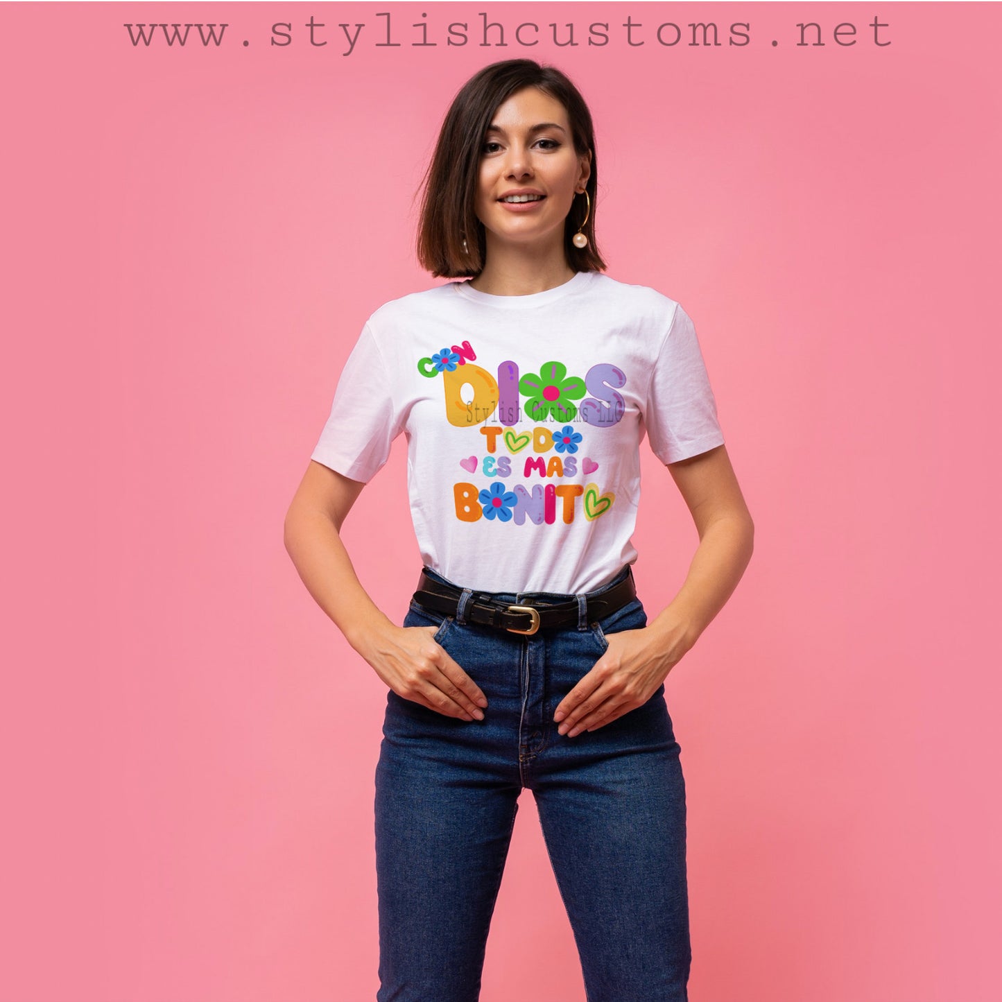 Con Dios todo es más bonito UNISEX T-shirt